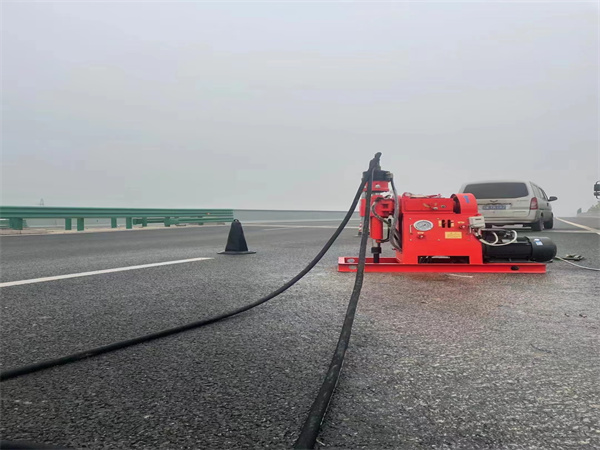 干驿镇马路路基路面开裂下沉注浆加固灌浆