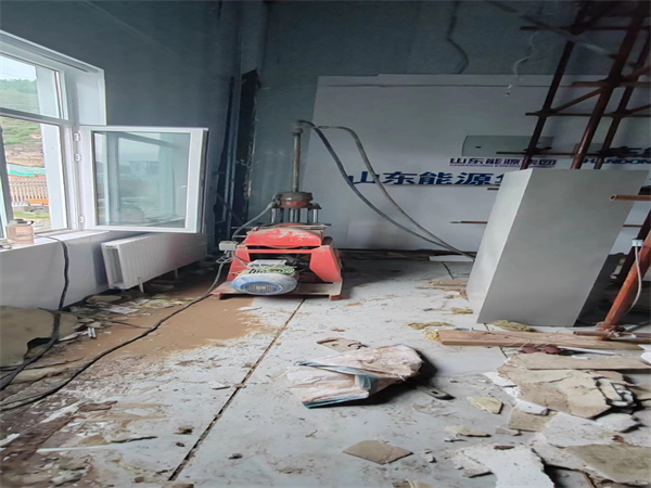 干驿镇地基基础下沉墙体裂缝加固注浆顶升施工